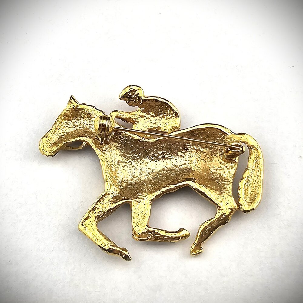Vintage Red Black Enamel Kentucky Derby Racehorse Horse Jockey Enamel Pin 2" - Picture 2 of 3